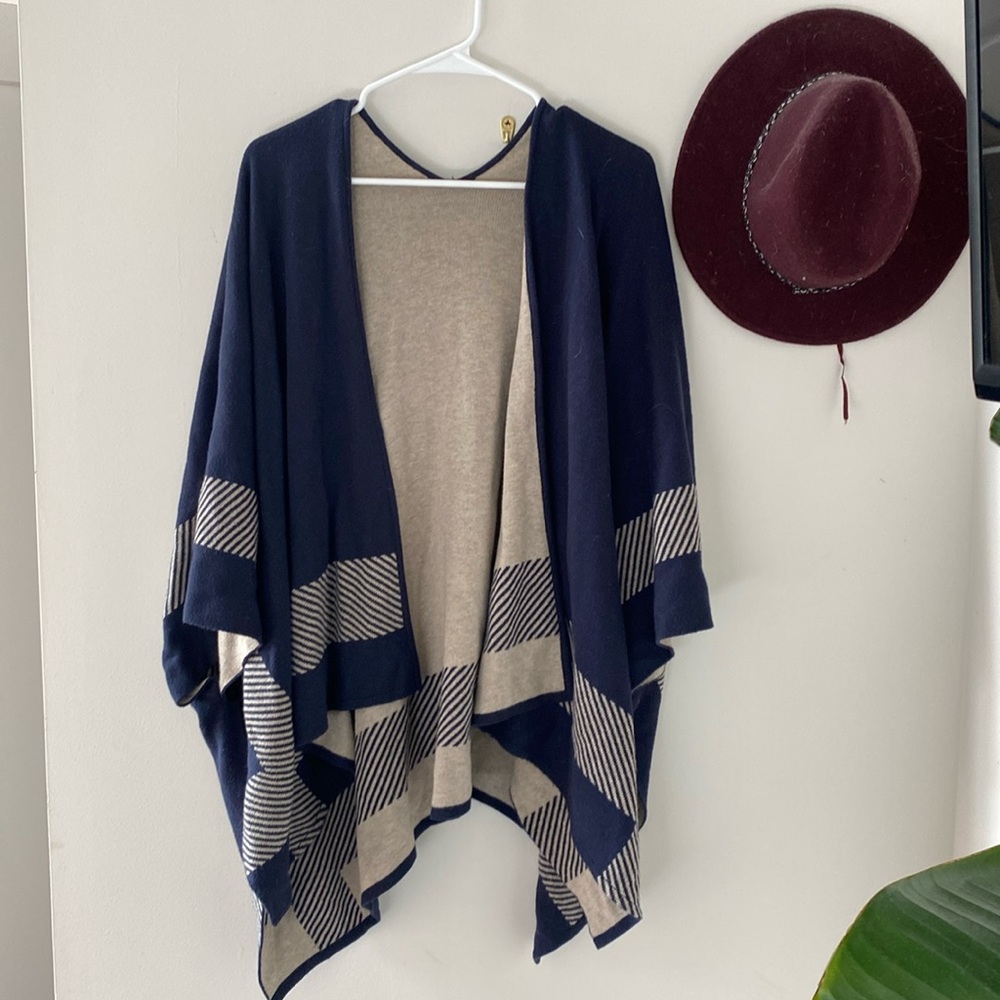 Cabi one size fits all wrap reversible cardigan/sweater
